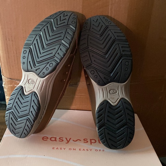 NEW in box Easy Spirit comfort shoe good for walking. Size 9.5 slides Bronze - Picture 2 of 3